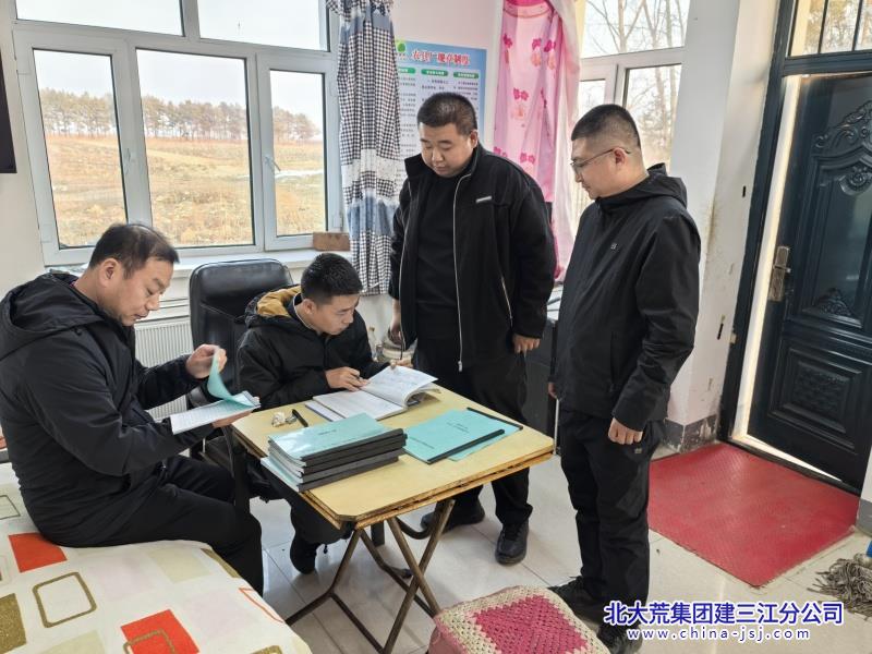 七星农场有限公司念好“十字决” 确保冬季农机封存“百分百”(图4)