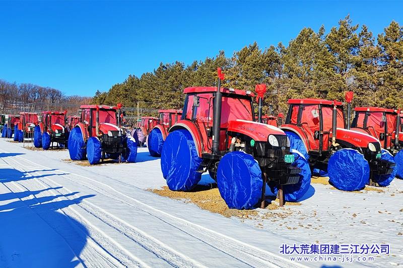 胜利农场有限公司开展农机具封存拉练现场会 为明年生产打基础(图2)