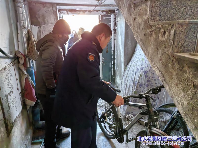 创业农场有限公司节前整治楼道消隐患 联合执法保安全(图1)