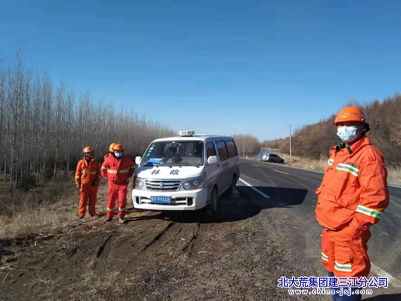 青龙山农场有限公司多举措筑牢禁烧“防火墙”(图1)
