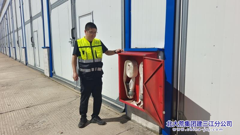 七星农场有限公司加强安全监管 织密秋收“安全网”(图2)