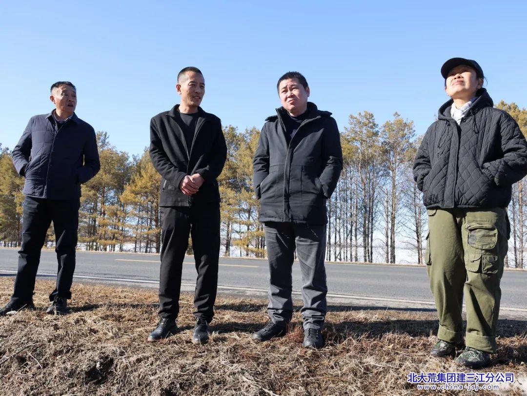 省专家组到前锋农场有限公司鉴定审核“350”工程申请采伐区域(图1)