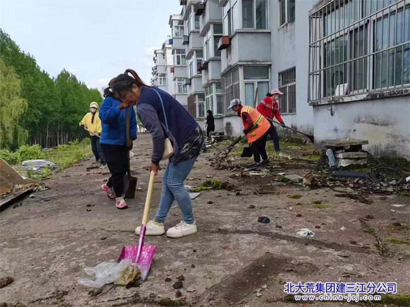 洪河农场有限公司“放大招”多措并举消杀蚊蝇(图2)