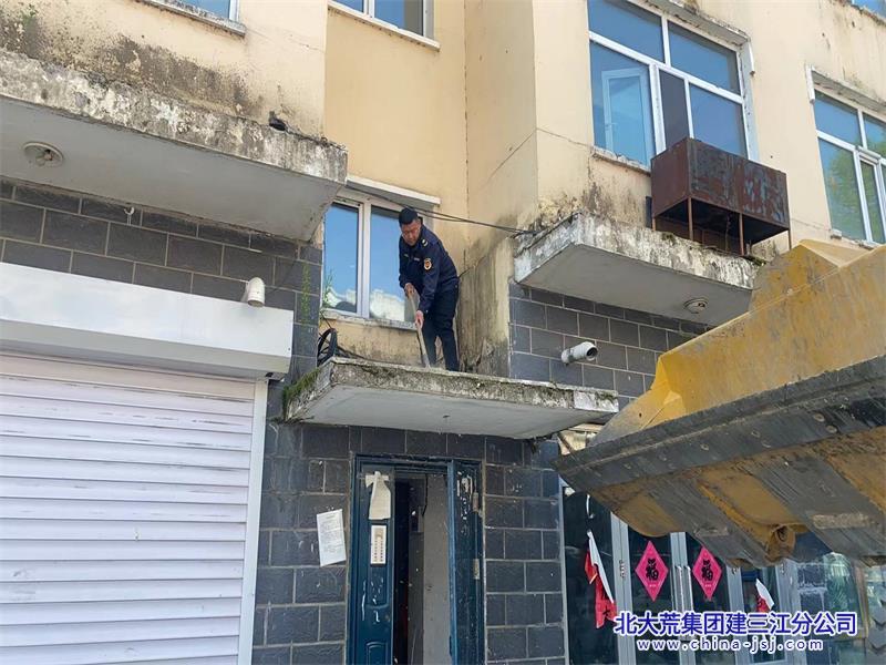 洪河农场有限公司“放大招”多措并举消杀蚊蝇(图4)