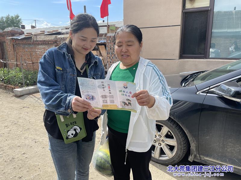 鑫泽社区开展“禁种铲毒 共建美好家园”禁毒宣传活动(图1)