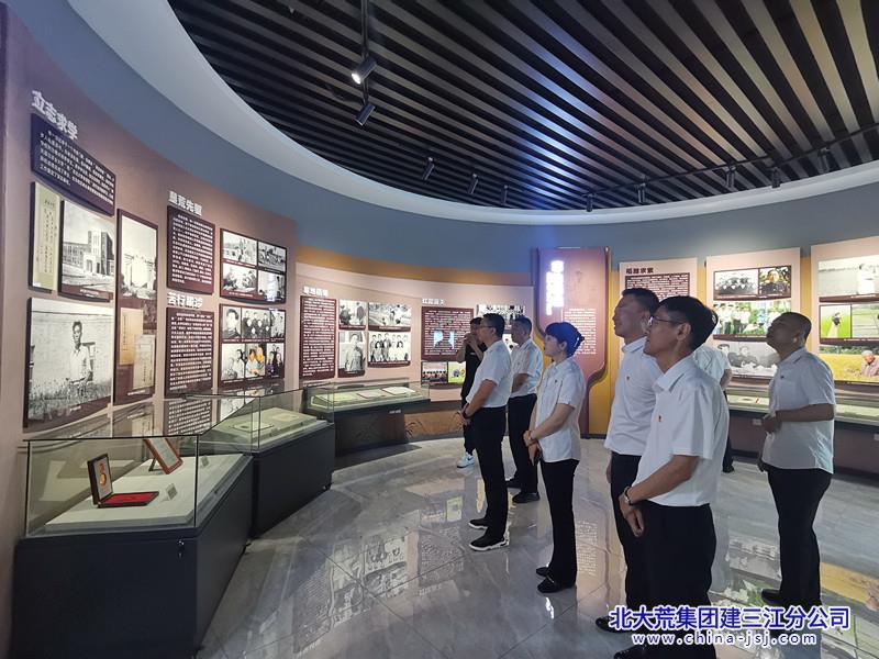 七星农场有限公司社区学习徐一戎先进事迹 弘扬北大荒精神(图2)