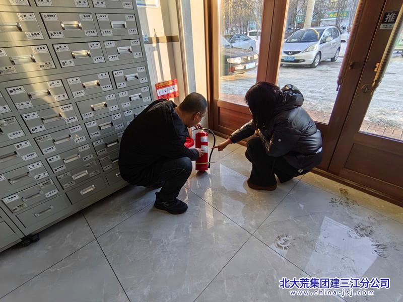 七星农场有限公司社区开展消防安全大排查 筑牢节后安全“防火墙”(图3)