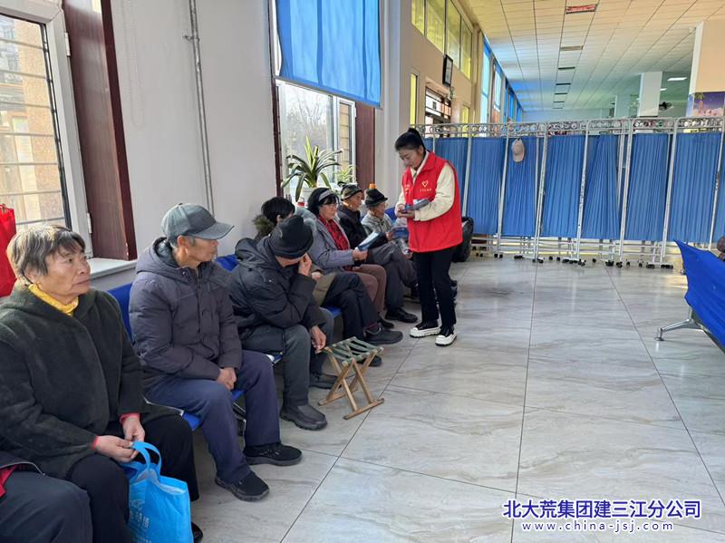 七星农场有限公司社区开展“弘扬宪法精神 构建法治社区”宣传活动(图2)