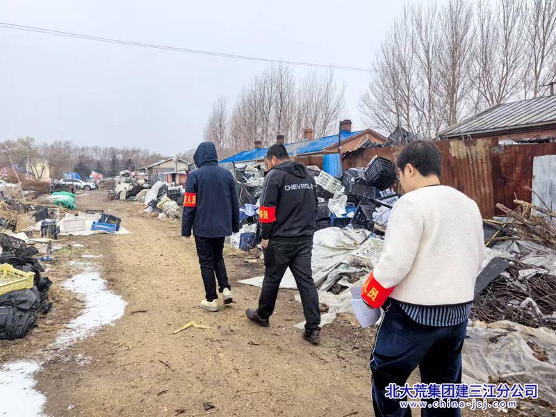  洪河农场有限公司社区开展雨雪天气安全巡查工作 筑牢居民安全线(图1)