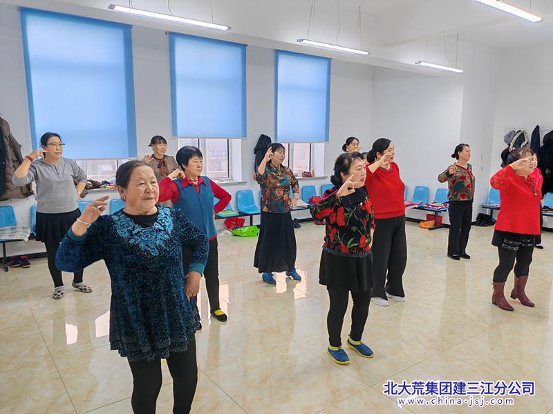 青龙山农场有限公司职工活动中心成为职工群众温暖的家园(图1)