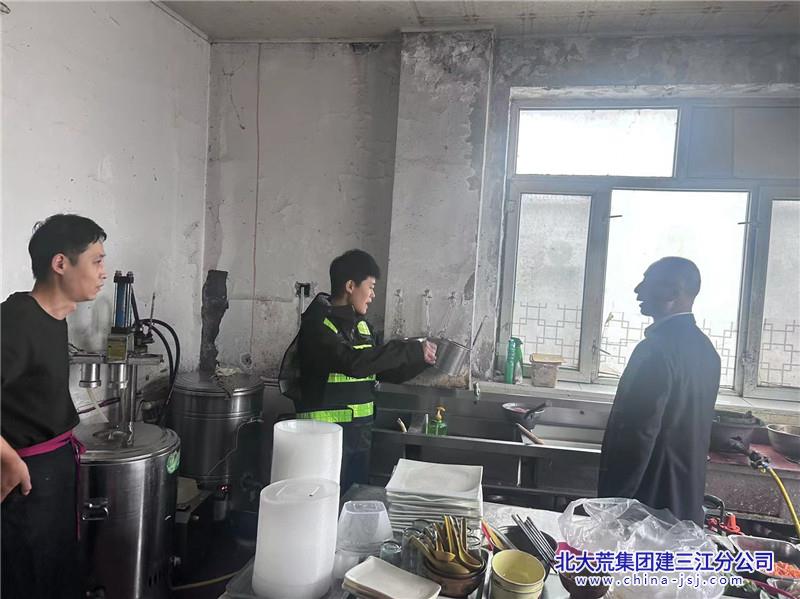 洪河农场有限公司开展消防宣传进社区安全知识惠万家(图1)