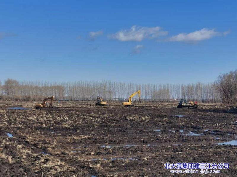 大兴农场有限公司抢工期赶进度  吹响高标准农田建设“冲锋号”(图2)