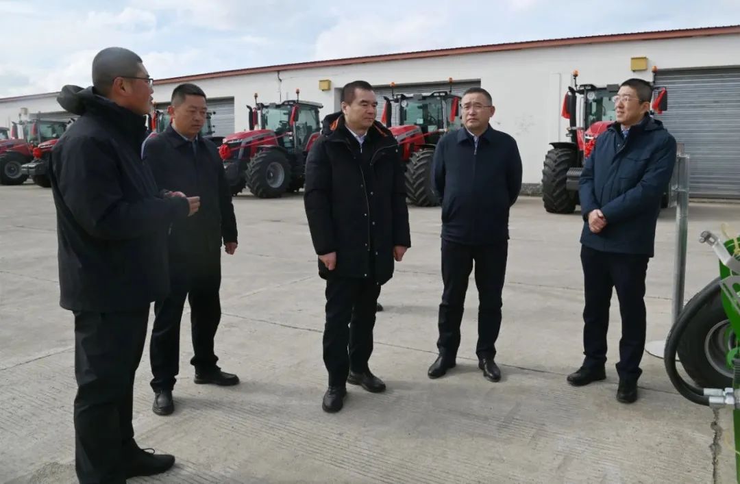 路宏民到海伦农场调研指导当前重点工作(图1)
