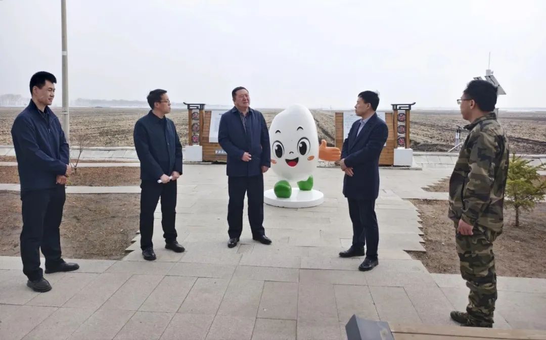 谢国华到西三场调研指导当前农业重点工作(图3)