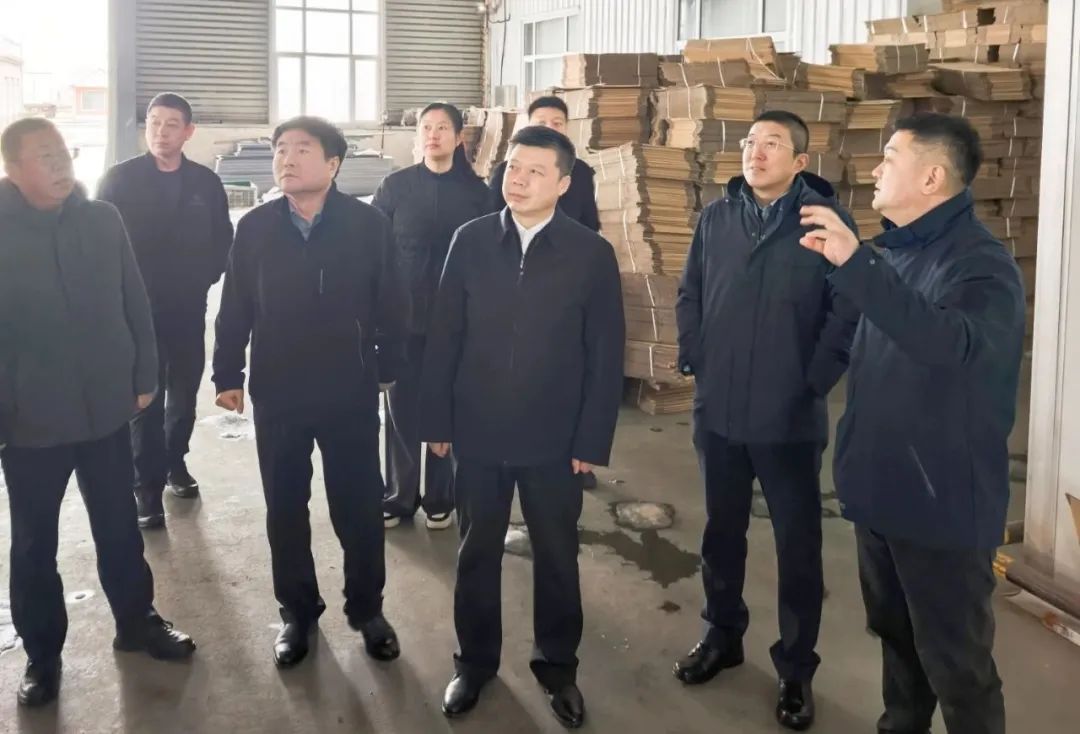 杨再胜带队到海伦、青冈考察鲜食玉米产业(图1)