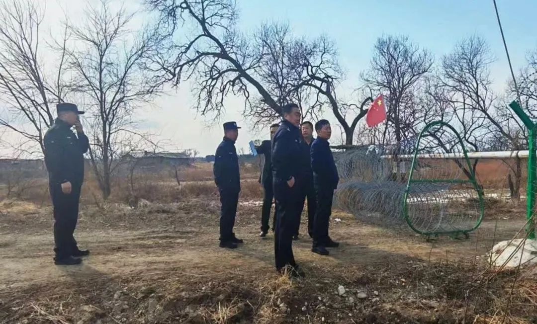 嘉荫农场：加强黑龙江开江季“流冰期”管控工作(图1)