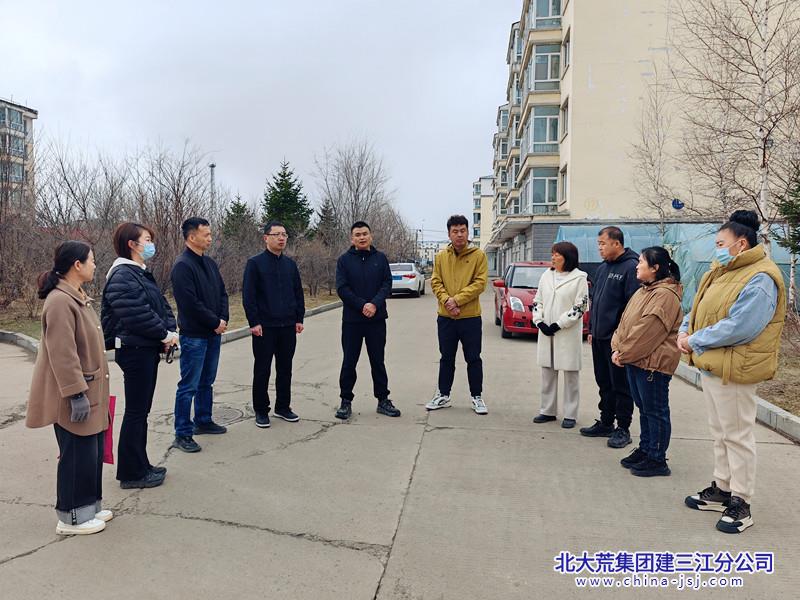 青龙山农场有限公司社区开展“拉练促提升，共建和谐家园”活动  (图1)