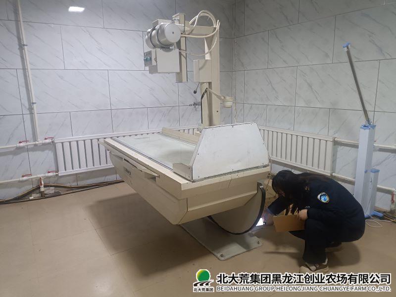 建三江管委会卫生健康局检查组到创业农场有限公司医院督导检查
                            (图2)