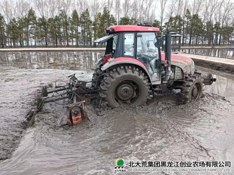 农业科技园区全面完成泡田整地工作
                            (图1)