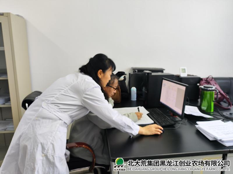 农业科技服务中心制作施肥建议卡 为种植户送上春耕“保障”
                            (图2)