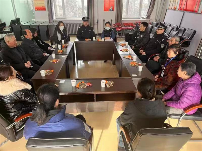 九三局直第三社区警民共建庆"三八"(图1)